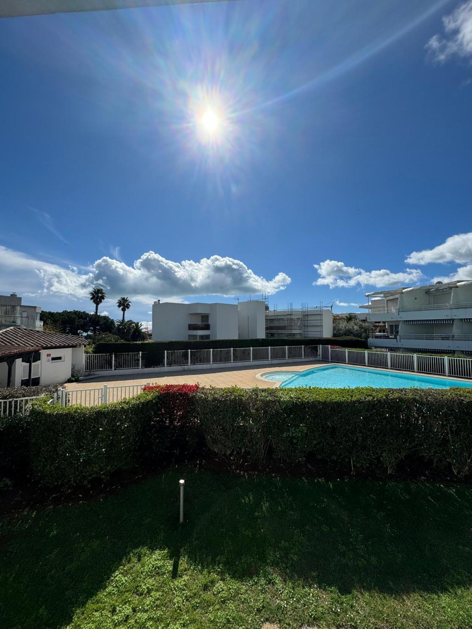 Appartemment Vue Mer Et Piscine Вильнёв-Лубе Экстерьер фото